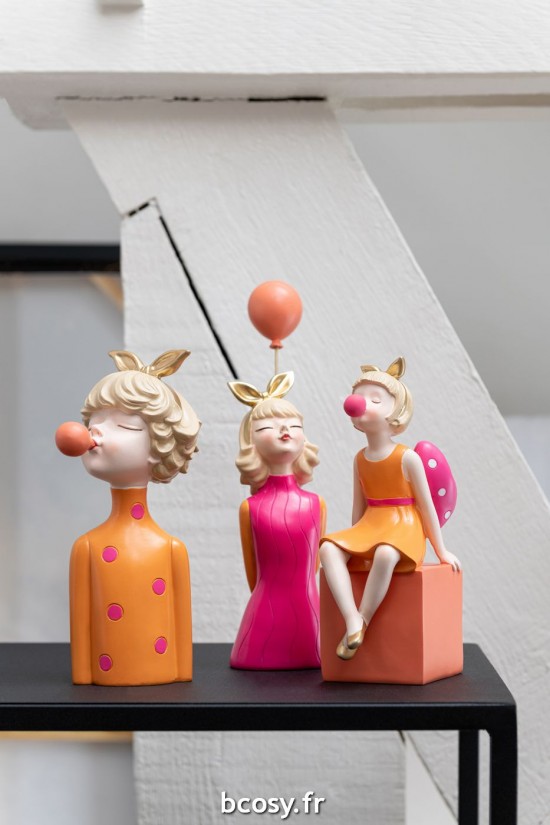 Jolipa Fille Bulle Assis Resine Mix.