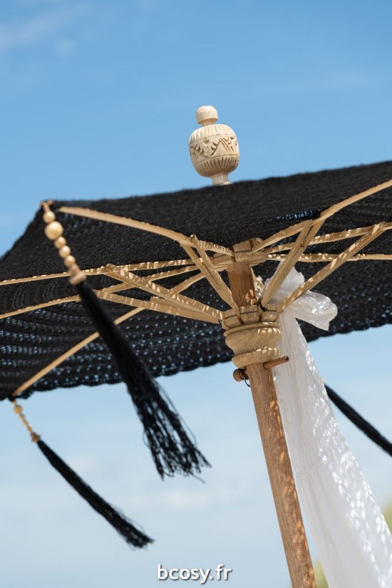 J-Line Parasol Tassels Cotton/Wood Black Large.