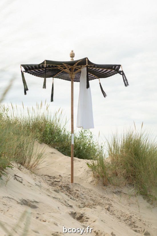 J Line Parasol Floche Pied Coton Bois Noir Large L140xB140xH253 cm JLine 33336 by Jolipa 33336.