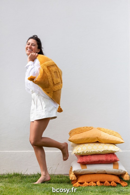 Jolipa Coussin Floches Coton Ocre.