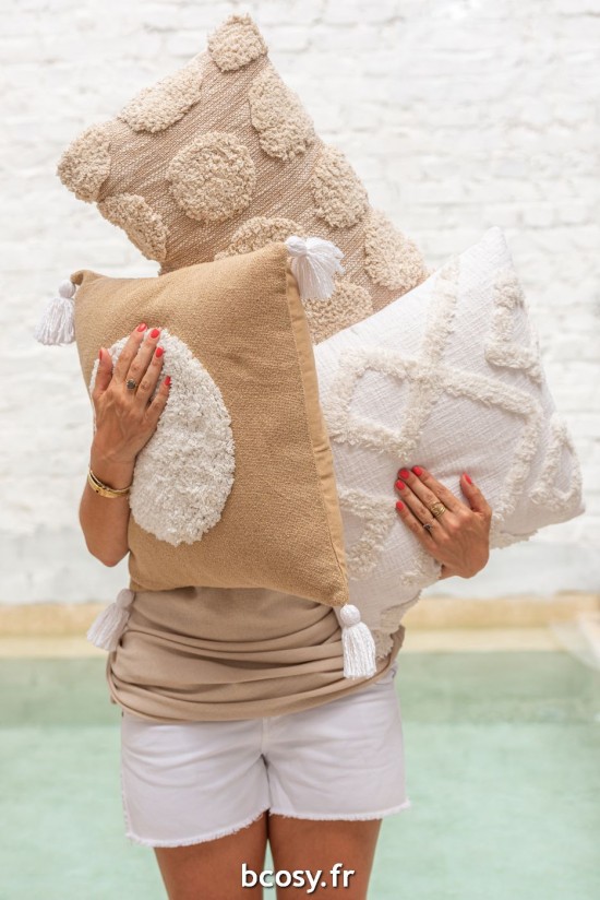 Jolipa Coussin Rectangulaire Boules Coton Beige.