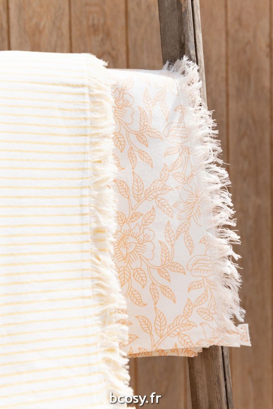 J-line 34462 Jolipa JLine textile plaid.