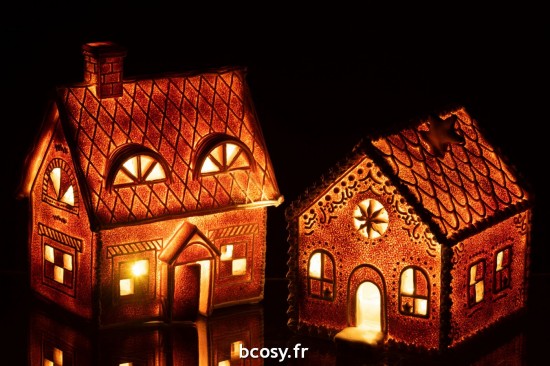 J-Line J Line crèches de Noël Maison En Pain D Epice Rectangle Led Poly Marron Large.