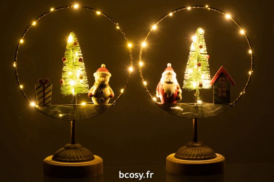 J-Line J Line peres noël Jolipa Cercle Sur Pied Led Pere Noel Bonhomme De Neige Bois Metal Mix Assortiment De 2.