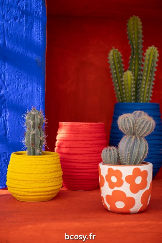 J-line 43020 Jolipa JLine cache pots cache pot.