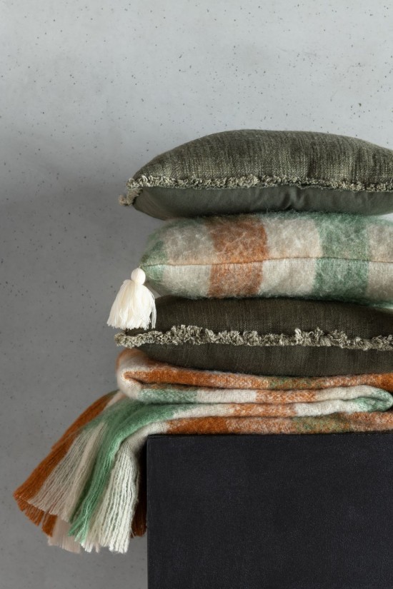 Jolipa Coussin Bords Effiloches Polyester Coton Vert Fonce.