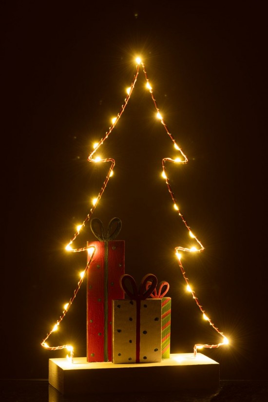 J-Line J Line arbres sapins de noel sur pied Jolipa Sapin Cadeaux Led Blanc Rouge Vert Large.