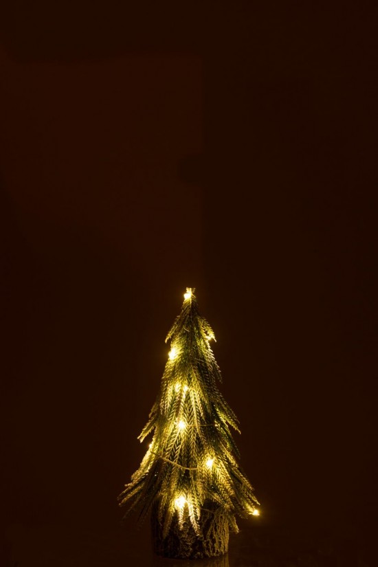 J-Line J Line arbres sapins de noel sur pied Jolipa Sapin De Noel A Led Artificiel Neige Vert Small.