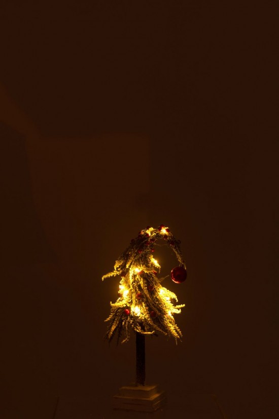 J-Line J Line arbres sapins de noel sur pied Jolipa Sapin De Noel Bonnet Led Artificiel Neige Vert Rouge Small.