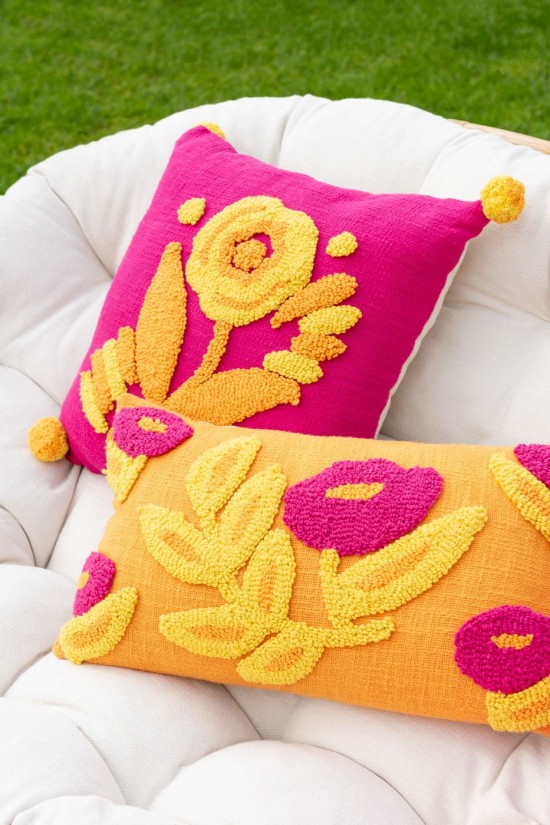 Jolipa Coussin Carré Broderie Fleur Pompons Coton Mix Assortiment De 2.