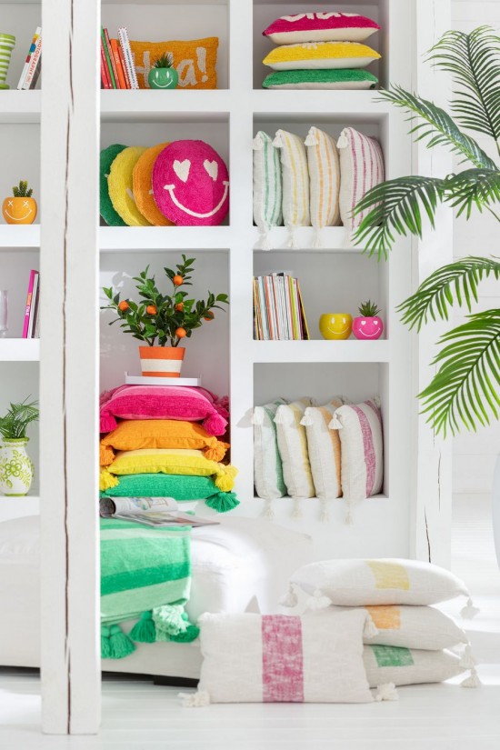 J-Line J Line coussins Coussin Smiley Tufté Coton Rose Blanc.