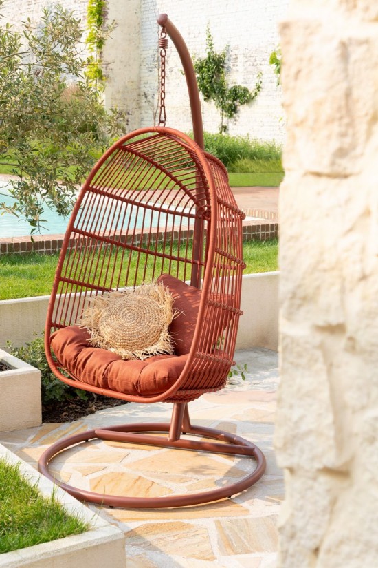 J Line Chaise Suspendu Egga Acier Corde Rouge L103xB103xH195 cm JLine 52374 by Jolipa 52374.