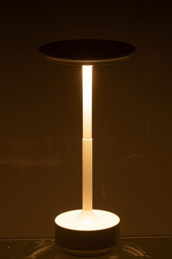 J-Line J Line Ampoules Jolipa Lampe Led Touch Plastique Blanc.