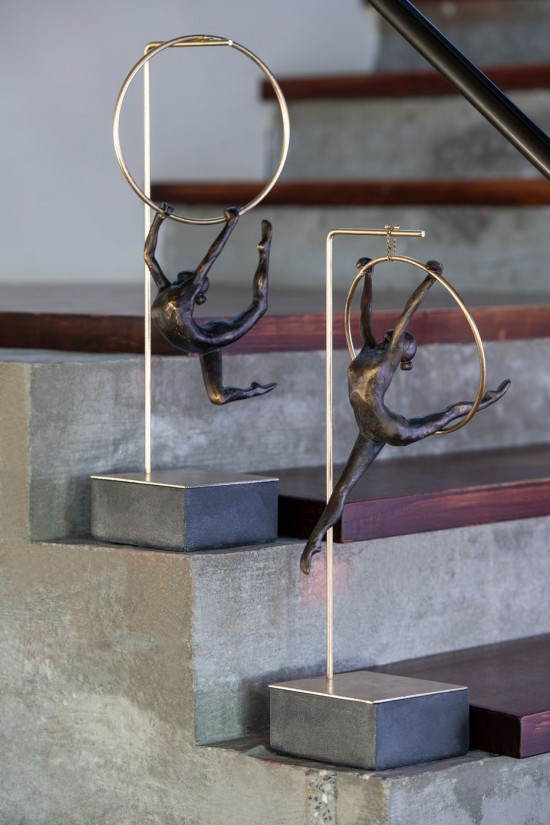 Jolipa Gymnaste Cerceau Beta Résine Noir Doré.