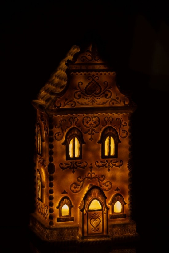 J-Line J Line objets Jolipa Pain D Épice Led Maison Poudre De Chaux Beige Blanc.