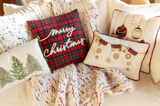 Jolipa Coussin Merry Christmas Laine Rouge Noël Blanc.