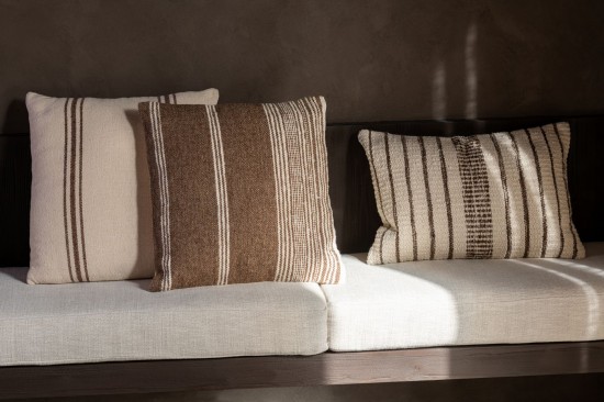 Jolipa Coussin Carré Ligné Laine Marron Foncé Écru.