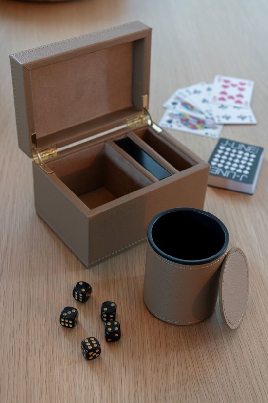 J-Line J Line Boîte de jeu. boîtes de jeu Boîte De Jeux Pu Camel.