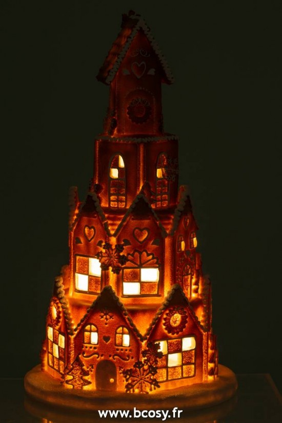 J-Line J Line crèches de Noël Jolipa Maison Pain D Epice Tour Led Resine Marron.